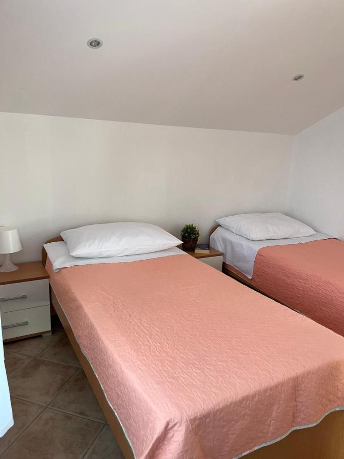 Apartments Marinovic Brzac Εξωτερικό φωτογραφία